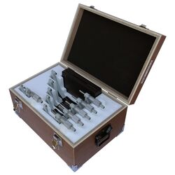 Mitutoyo Outside Micrometers
Metric (0mm - 150mm)
103-913-50 (6 Piece Set)